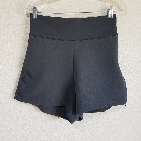 Nike Women's Team Tech Pack Woven Shorts